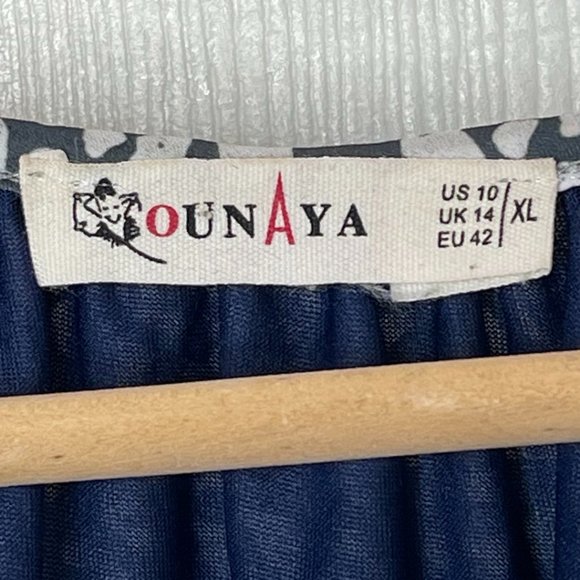 OUNAYA | Gray and White Leopard Print Top with Flutter Sleeves | Size 10/XL - Picture 6 of 10